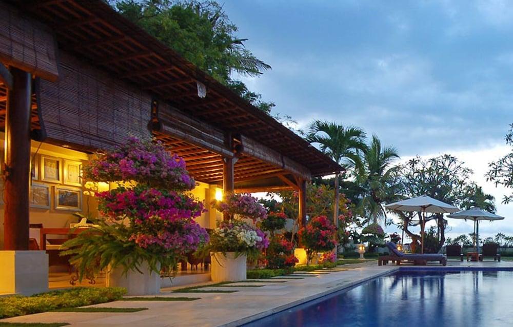 Lovina Frangipani Beach Hotel מראה חיצוני תמונה