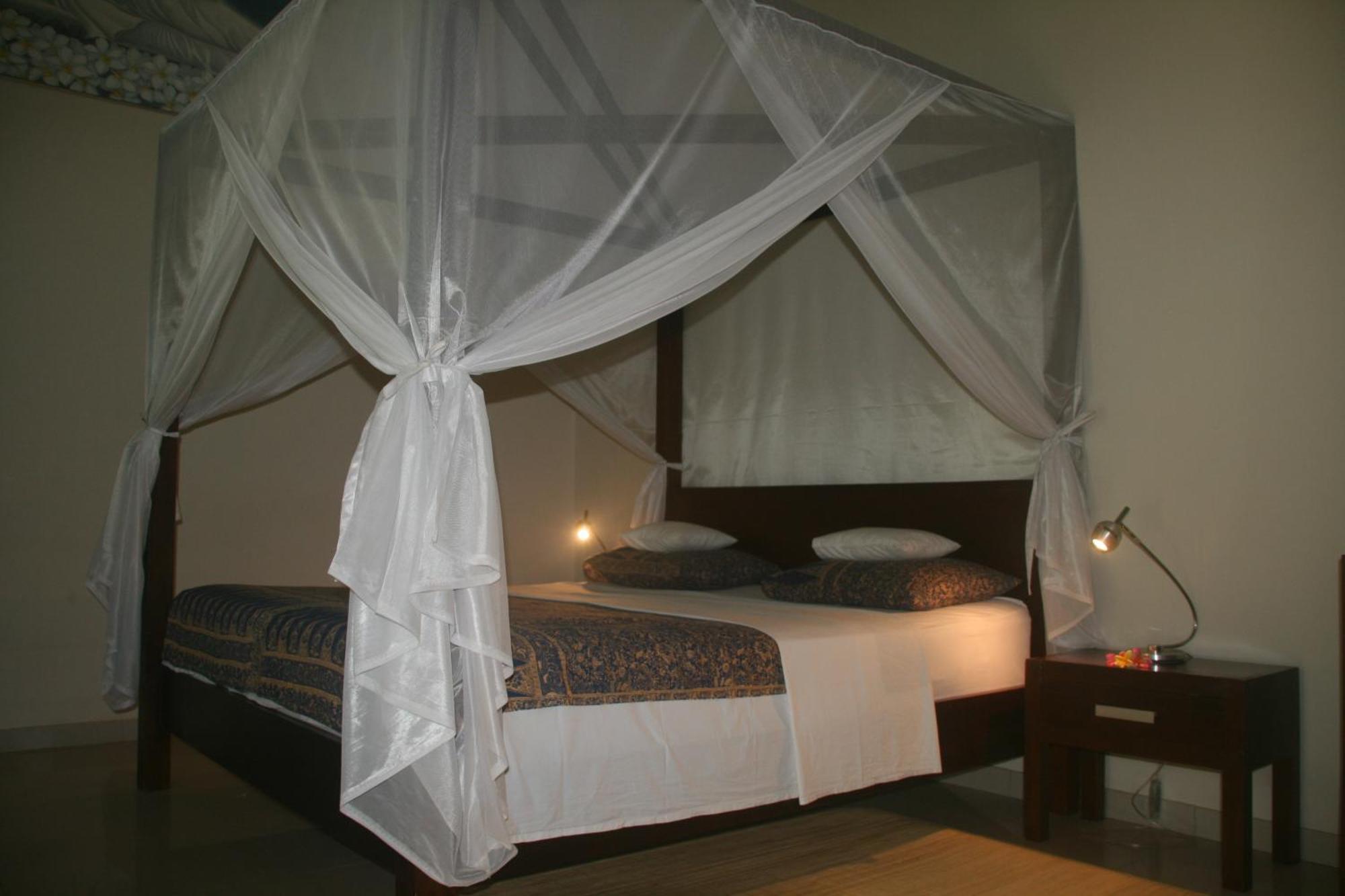 Lovina Frangipani Beach Hotel חדר תמונה