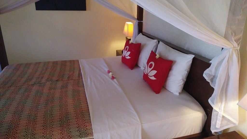 Lovina Frangipani Beach Hotel מראה חיצוני תמונה